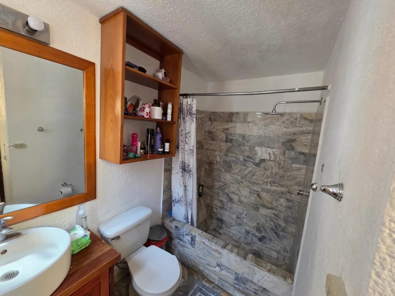 Casa en venta – Zona 10 | Condominio exclusivo de solo 10 casas — foto 7 de 8