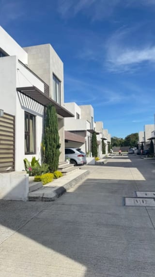 HERMOSA CASA EN VENTA San Cristóbal - Colonia Las Orquideas Sector A1 - A9. — miniatura 1 de 17